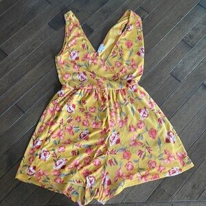 Women’s floral Romper/jumpsuit size XS